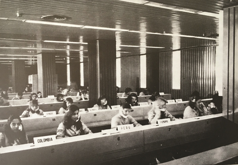Centro de Conmutación Internacional de ENTel, inaugurado en 1969. Fuente: ENTel, 1981.